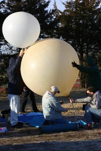 filling balloons